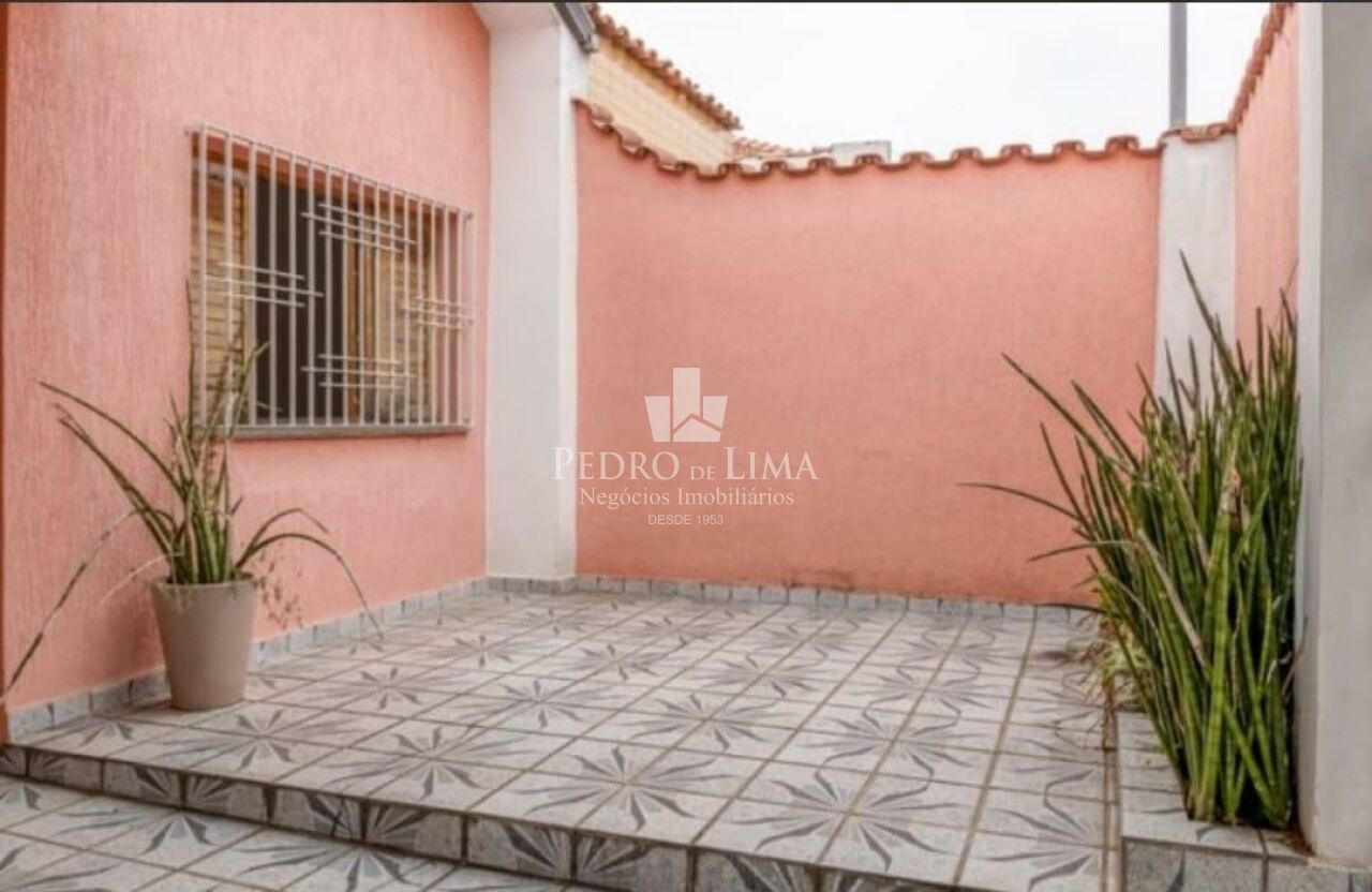 Casa térrea com muita luz natural e ambientes espaçosos