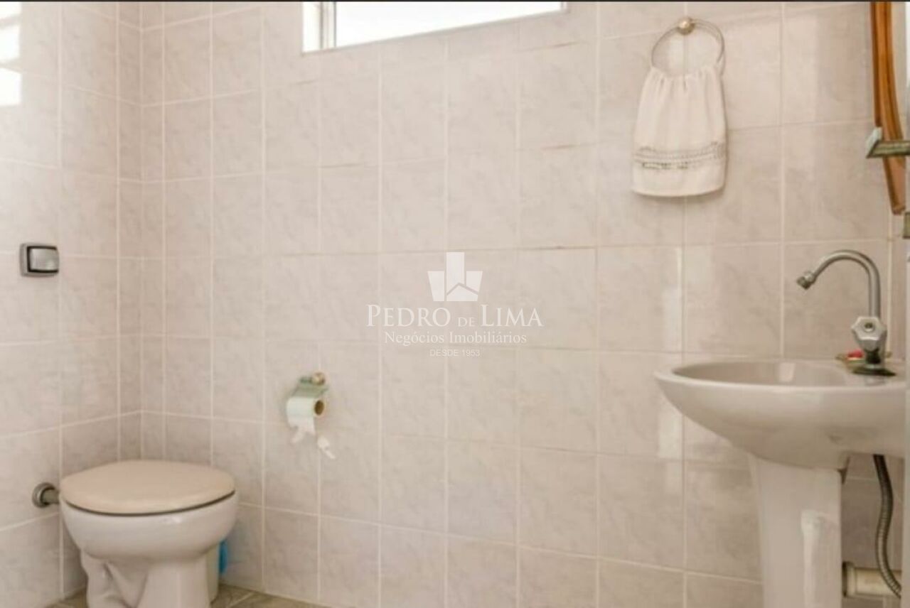 Casa térrea com muita luz natural e ambientes espaçosos