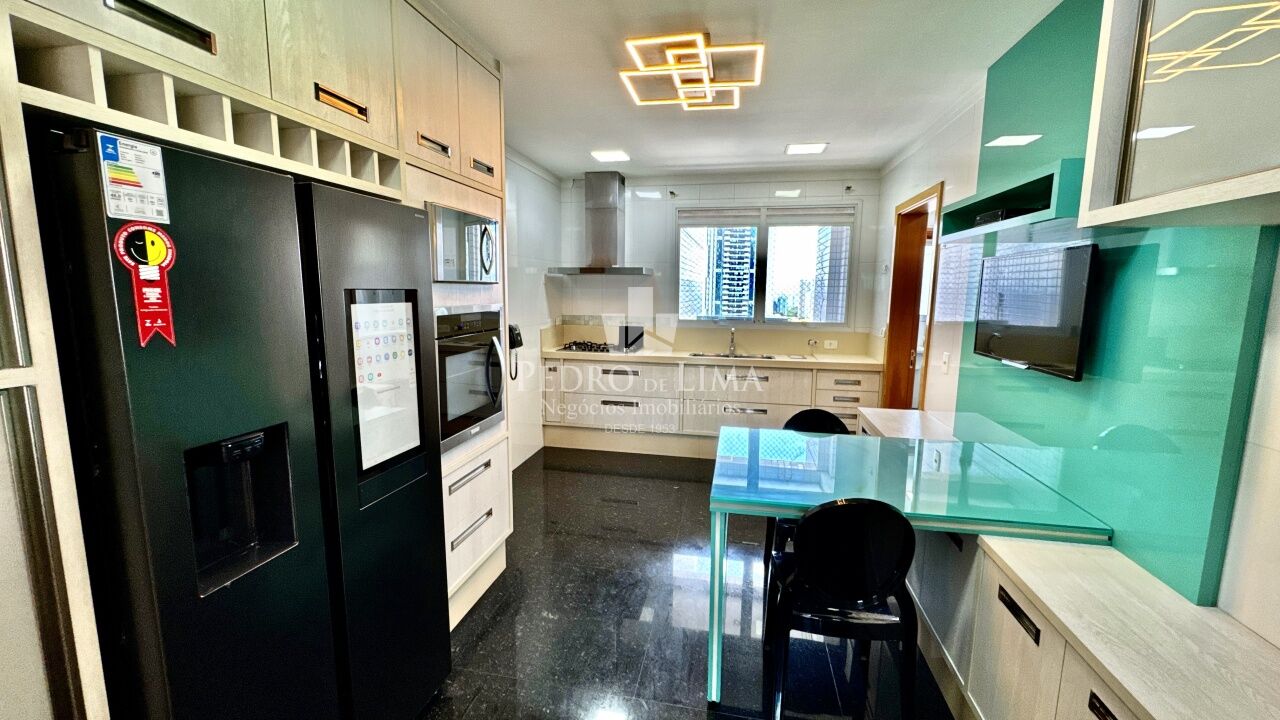 Apartamento 4 suítes, 5 vagas, Anália Franco.