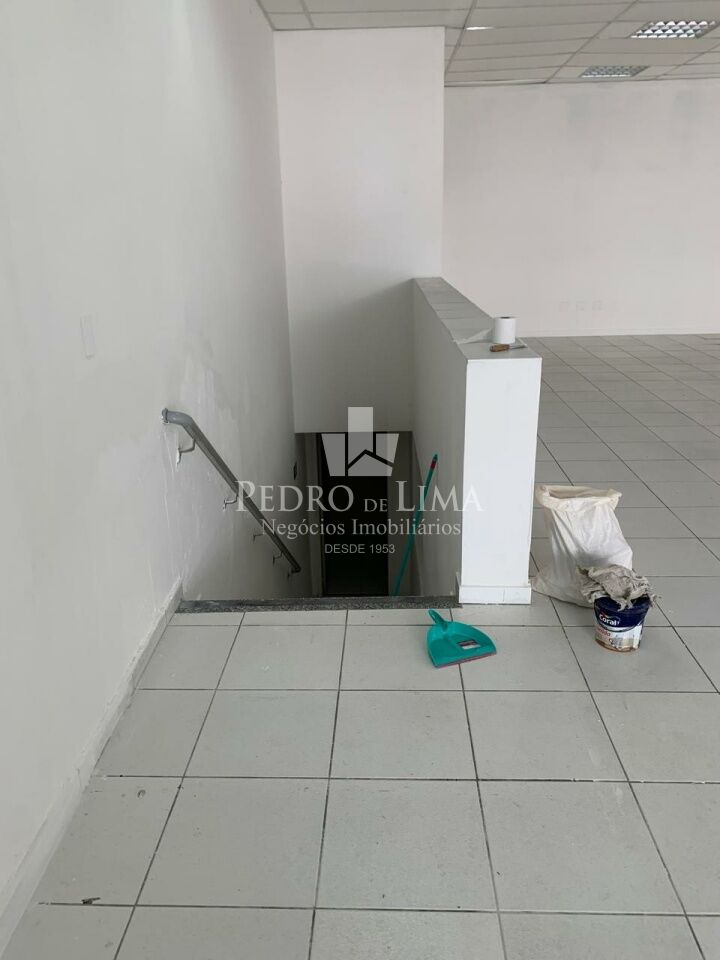 Salão Comercial 200m², 2 vagas, 2 banheiros, no Tatuapé.