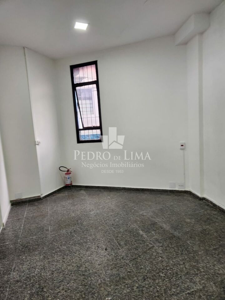 Salão de Esquina, 100m², recuo para 3 vagas, no Tatuapé;
