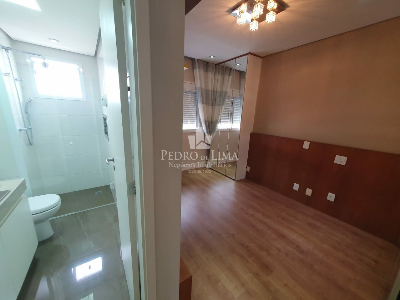 Apartamento bem localizado no Tatuapé, mobiliado, 107m2, 3 quartos e 2 vagas.