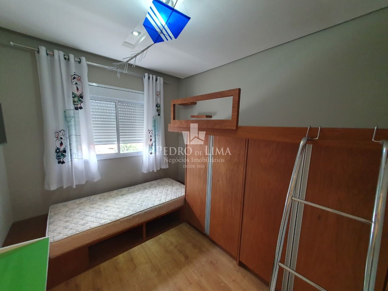 Apartamento bem localizado no Tatuapé, mobiliado, 107m2, 3 quartos e 2 vagas.
