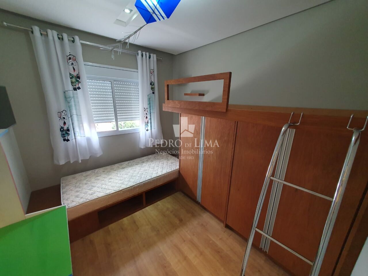 Apartamento bem localizado no Tatuapé, mobiliado, 107m2, 3 quartos e 2 vagas.