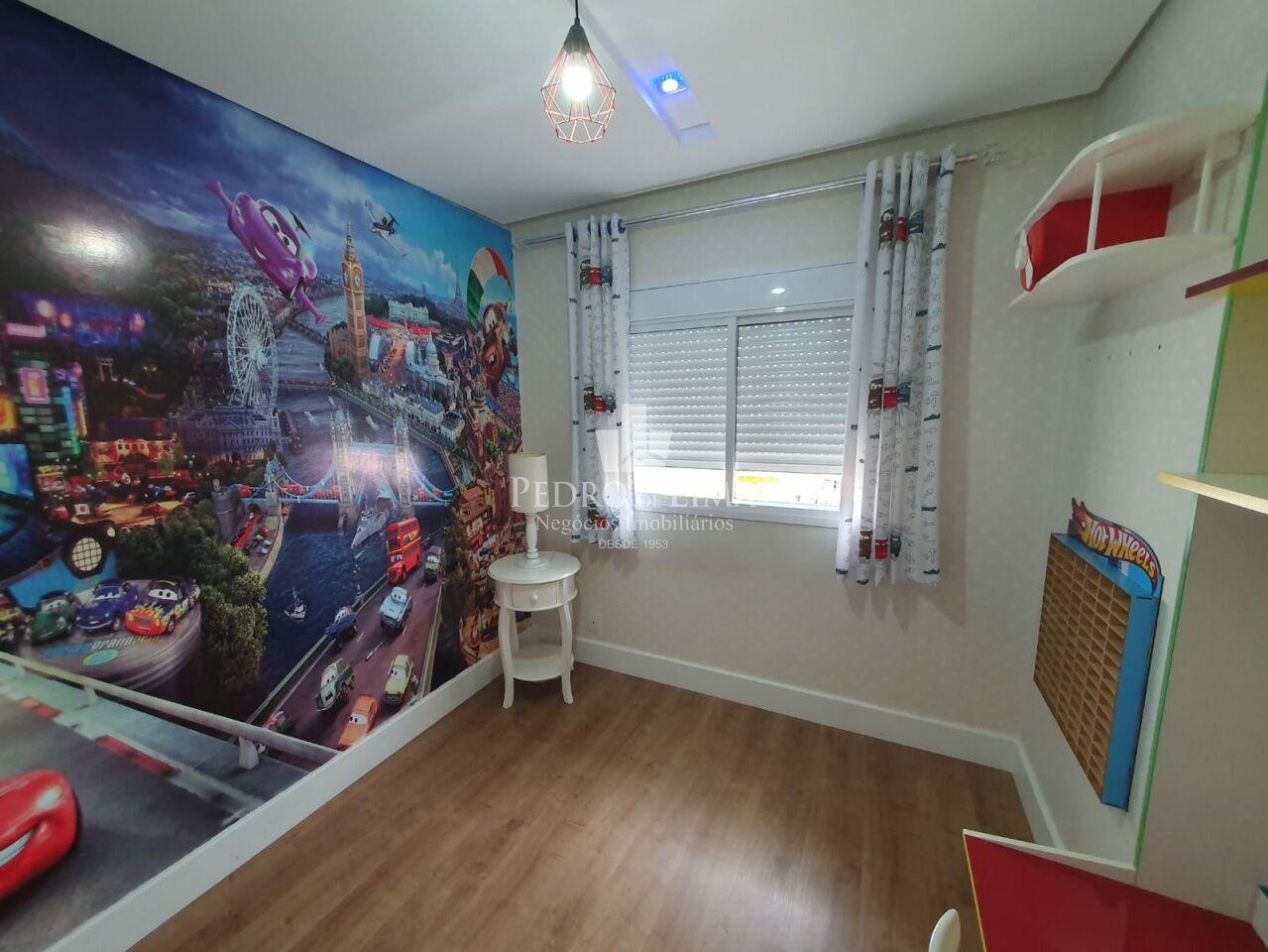 Apartamento bem localizado no Tatuapé, mobiliado, 107m2, 3 quartos e 2 vagas.