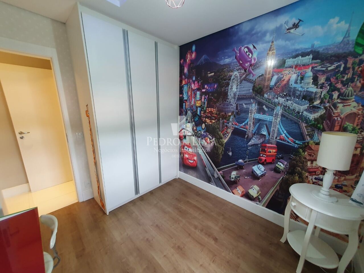 Apartamento bem localizado no Tatuapé, mobiliado, 107m2, 3 quartos e 2 vagas.