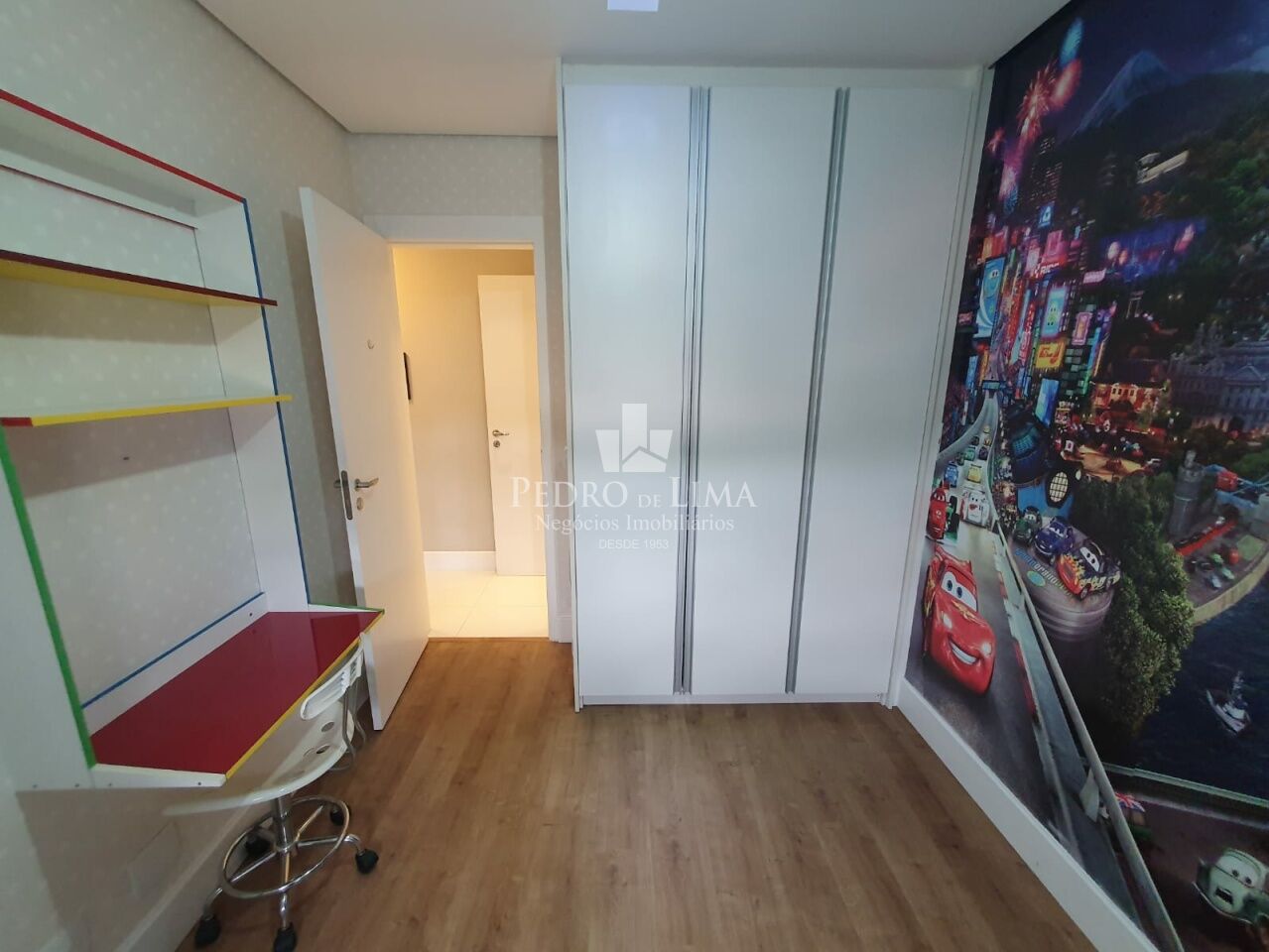 Apartamento bem localizado no Tatuapé, mobiliado, 107m2, 3 quartos e 2 vagas.