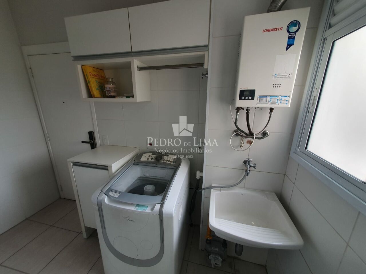 Apartamento bem localizado no Tatuapé, mobiliado, 107m2, 3 quartos e 2 vagas.