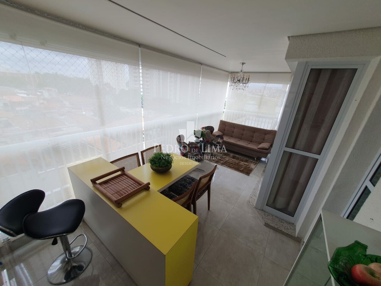 Apartamento bem localizado no Tatuapé, mobiliado, 107m2, 3 quartos e 2 vagas.