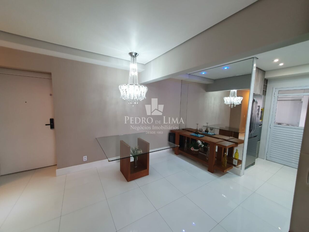 Apartamento bem localizado no Tatuapé, mobiliado, 107m2, 3 quartos e 2 vagas.