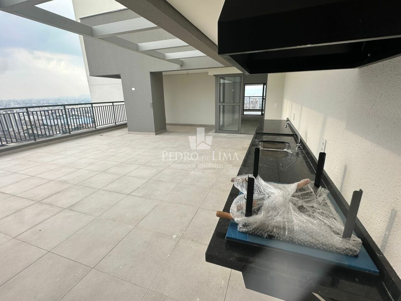 Apartamento tipo Cobertura, Parque Dialogo, 201m2, 3 suites, 2 vagas;