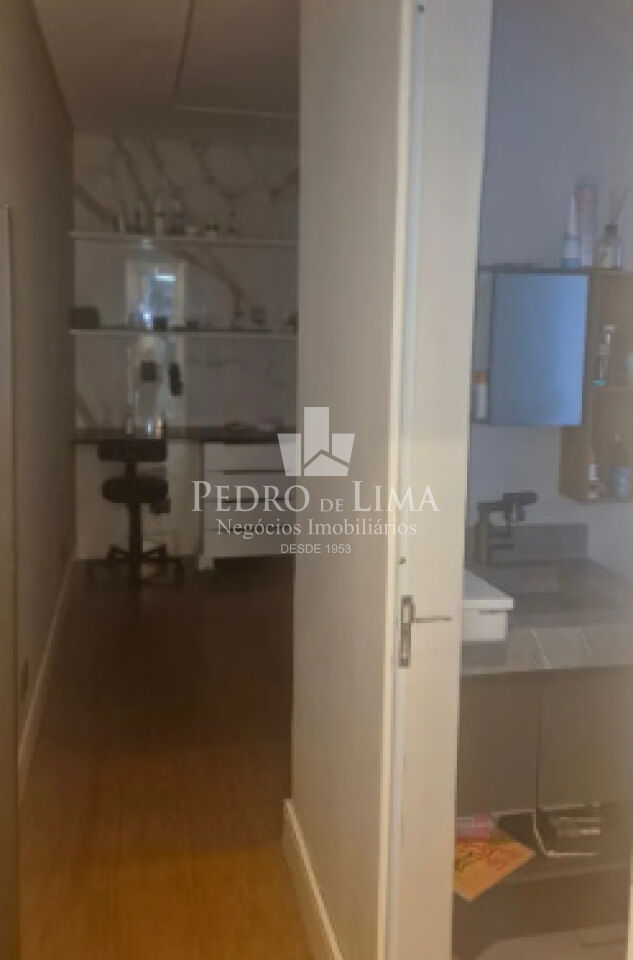Casa Terrea com 3 quartos sendo 2 suites, 4 banheiros, 2 vagas de garagem, edicula na Mooca