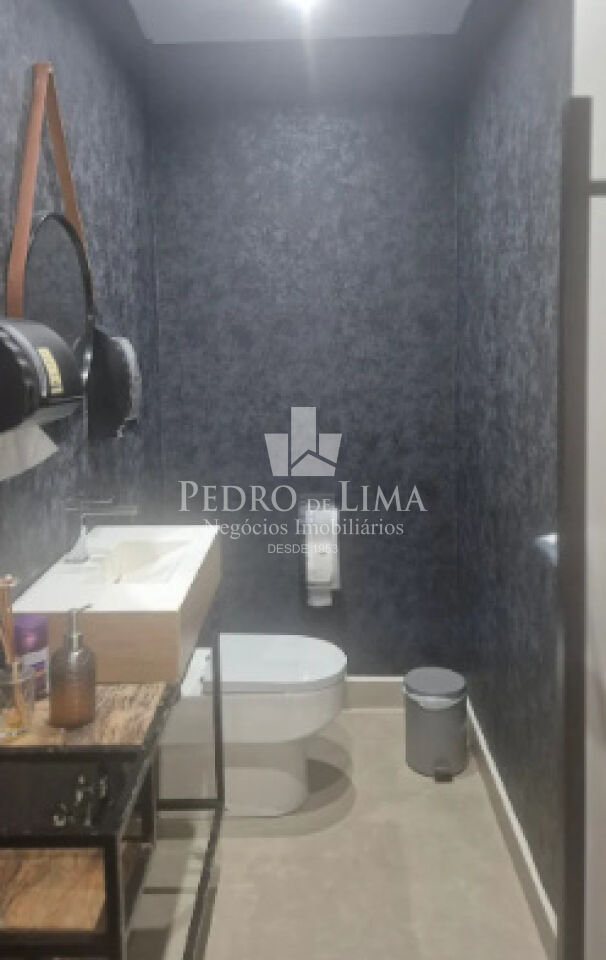 Casa Terrea com 3 quartos sendo 2 suites, 4 banheiros, 2 vagas de garagem, edicula na Mooca