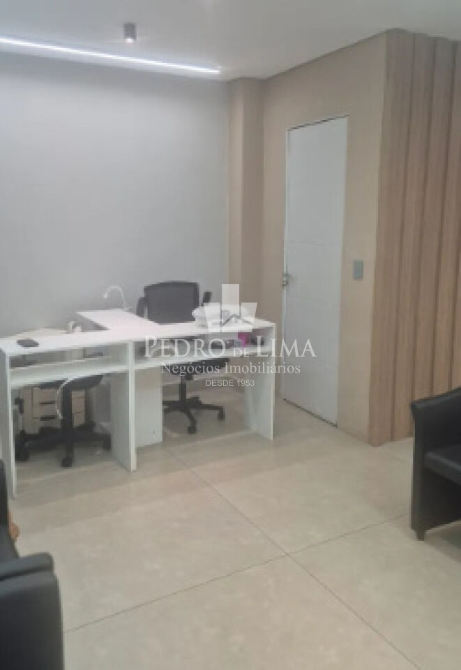 Casa Terrea com 3 quartos sendo 2 suites, 4 banheiros, 2 vagas de garagem, edicula na Mooca