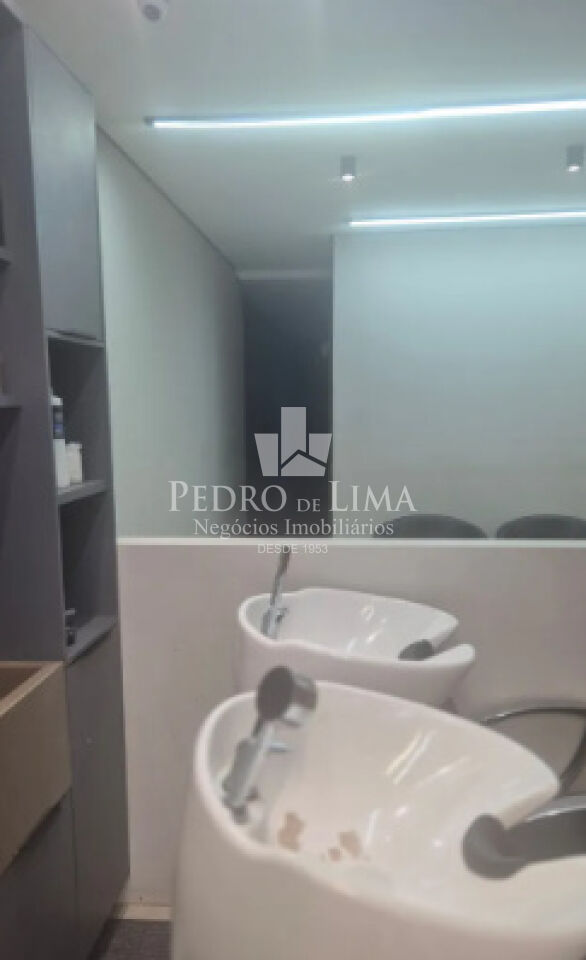 Casa Terrea com 3 quartos sendo 2 suites, 4 banheiros, 2 vagas de garagem, edicula na Mooca