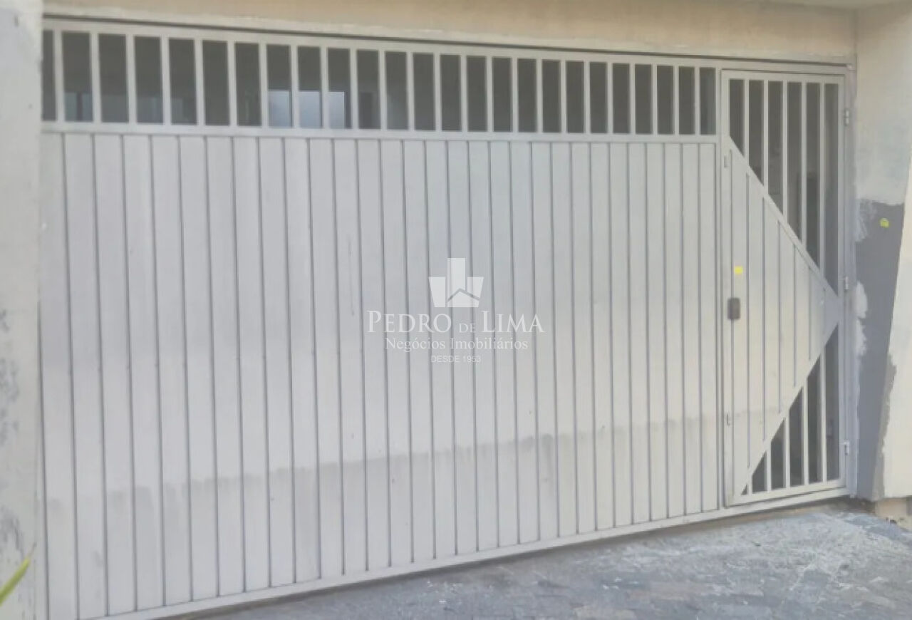 Casa Terrea com 3 quartos sendo 2 suites, 4 banheiros, 2 vagas de garagem, edicula na Mooca