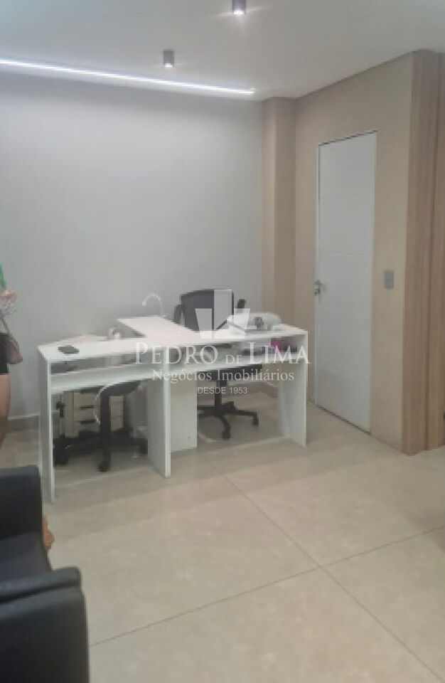 Casa Terrea com 3 quartos sendo 2 suites, 4 banheiros, 2 vagas de garagem, edicula na Mooca