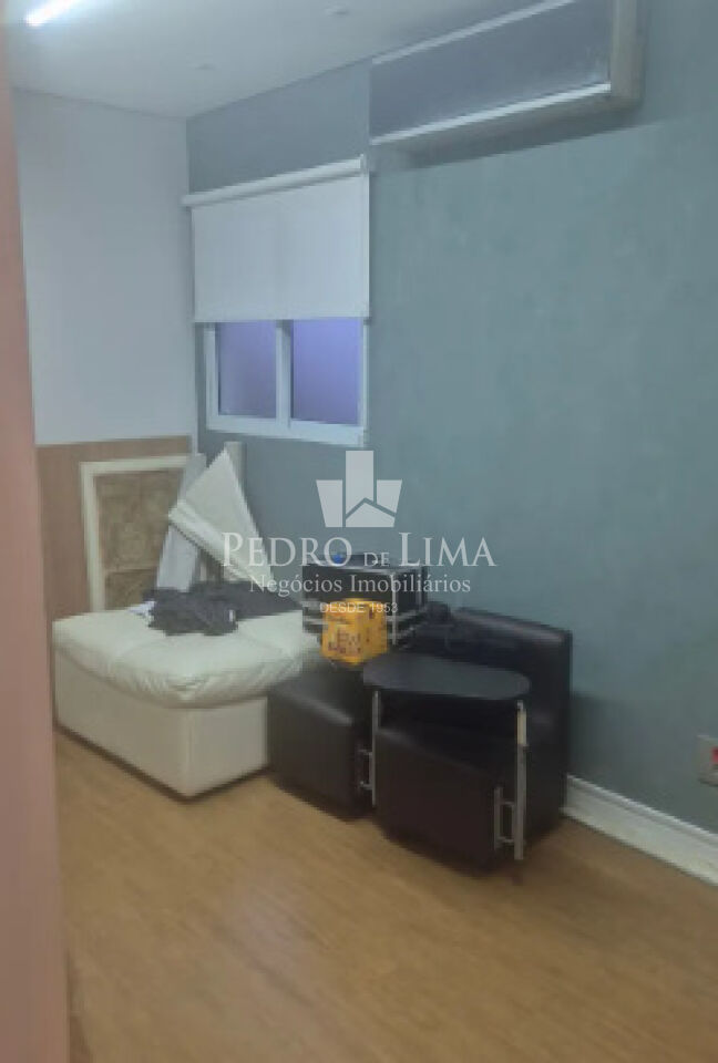 Casa Terrea com 3 quartos sendo 2 suites, 4 banheiros, 2 vagas de garagem, edicula na Mooca