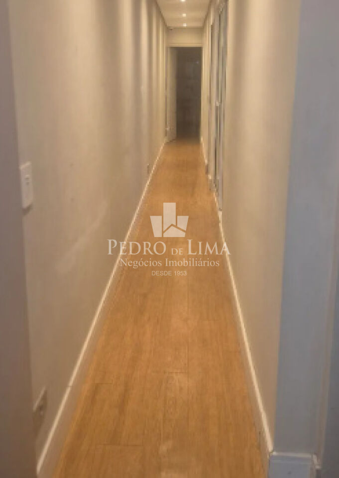 Casa Terrea com 3 quartos sendo 2 suites, 4 banheiros, 2 vagas de garagem, edicula na Mooca