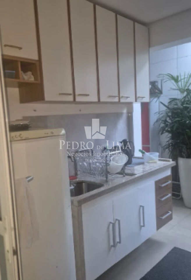 Casa Terrea com 3 quartos sendo 2 suites, 4 banheiros, 2 vagas de garagem, edicula na Mooca