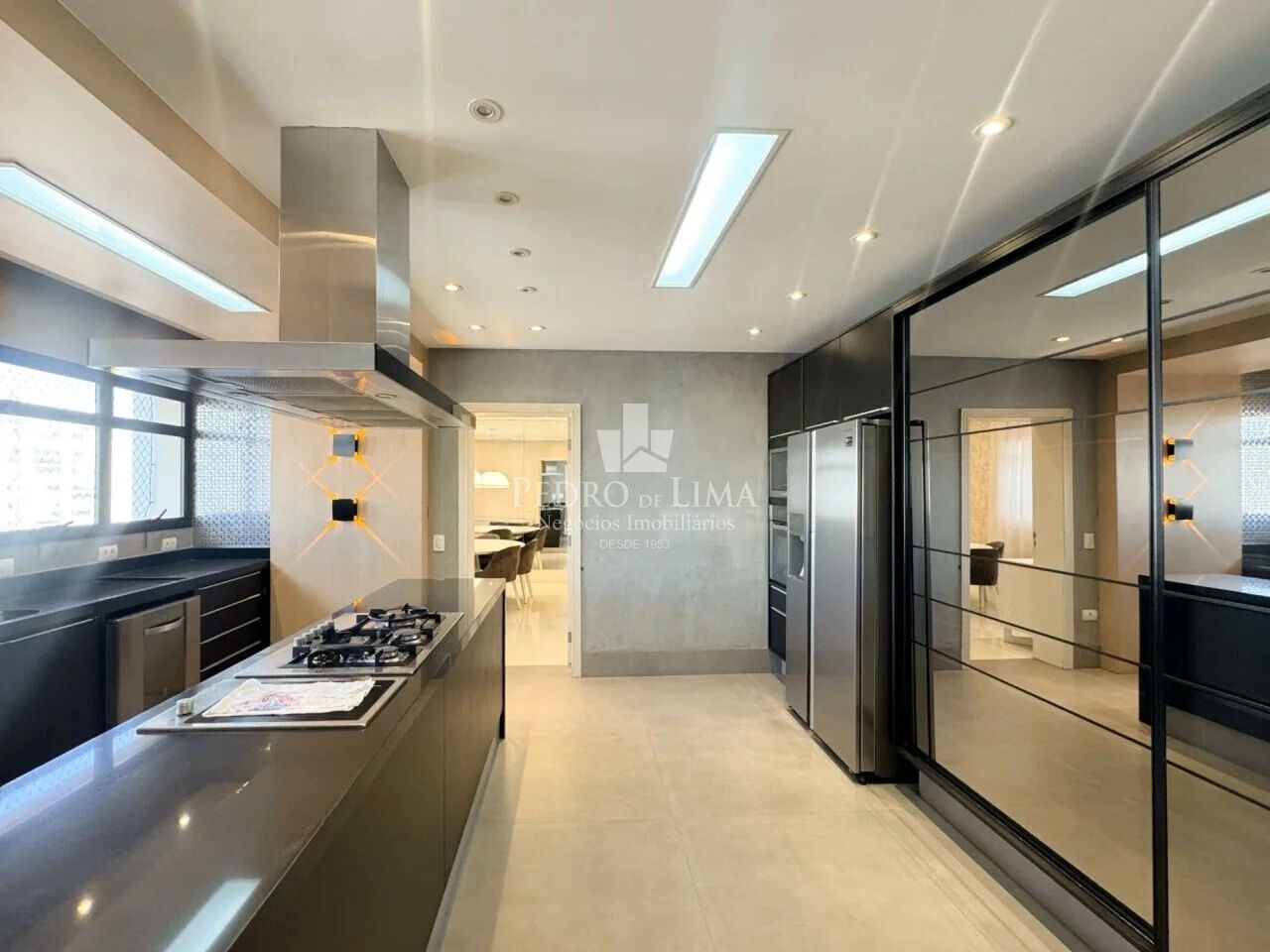 Apartamento Mobiliado Locação / Venda Tatuape 300 mts 4 quartos 3 suites 