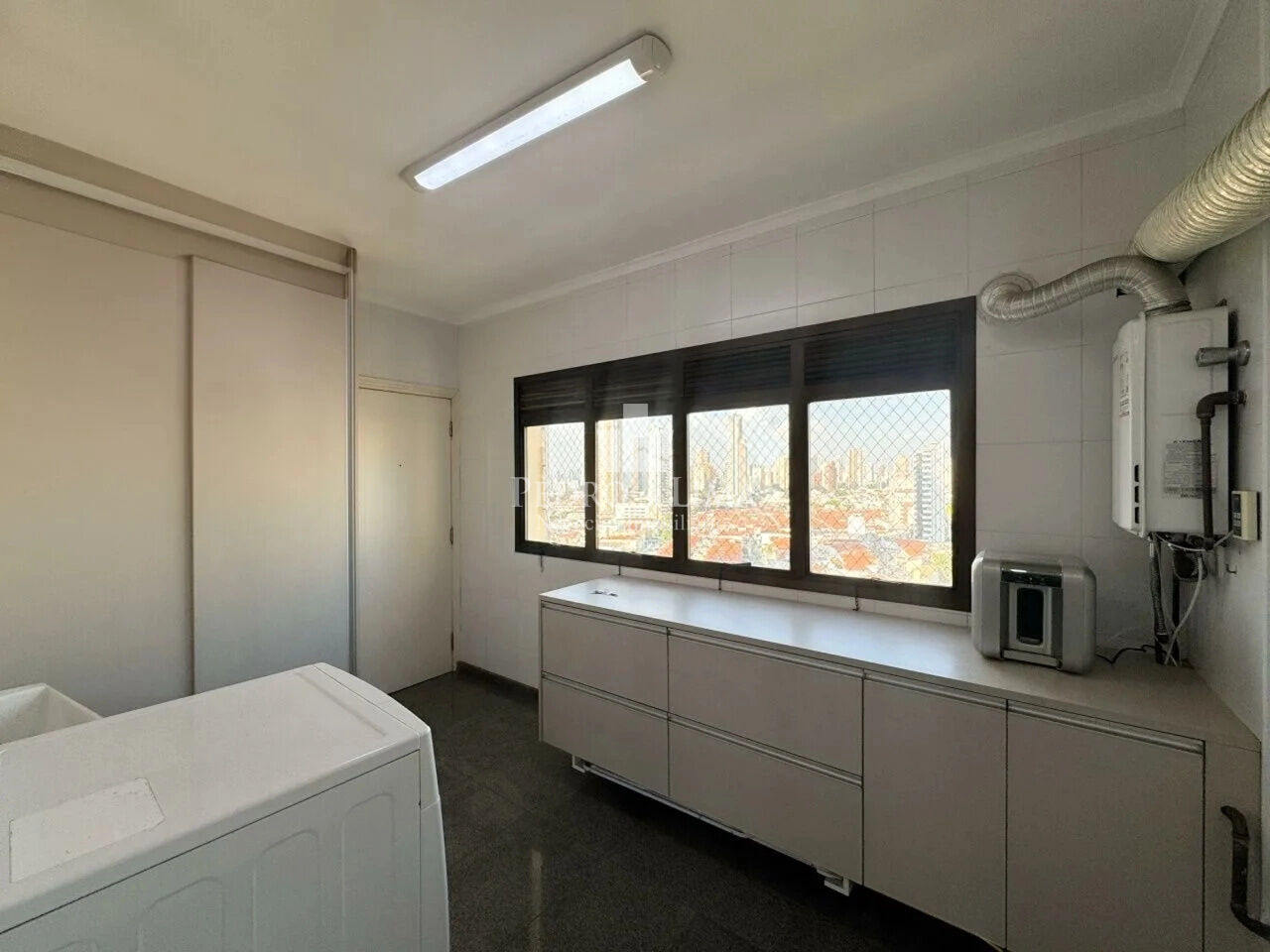 Apartamento Mobiliado Locação / Venda Tatuape 300 mts 4 quartos 3 suites 