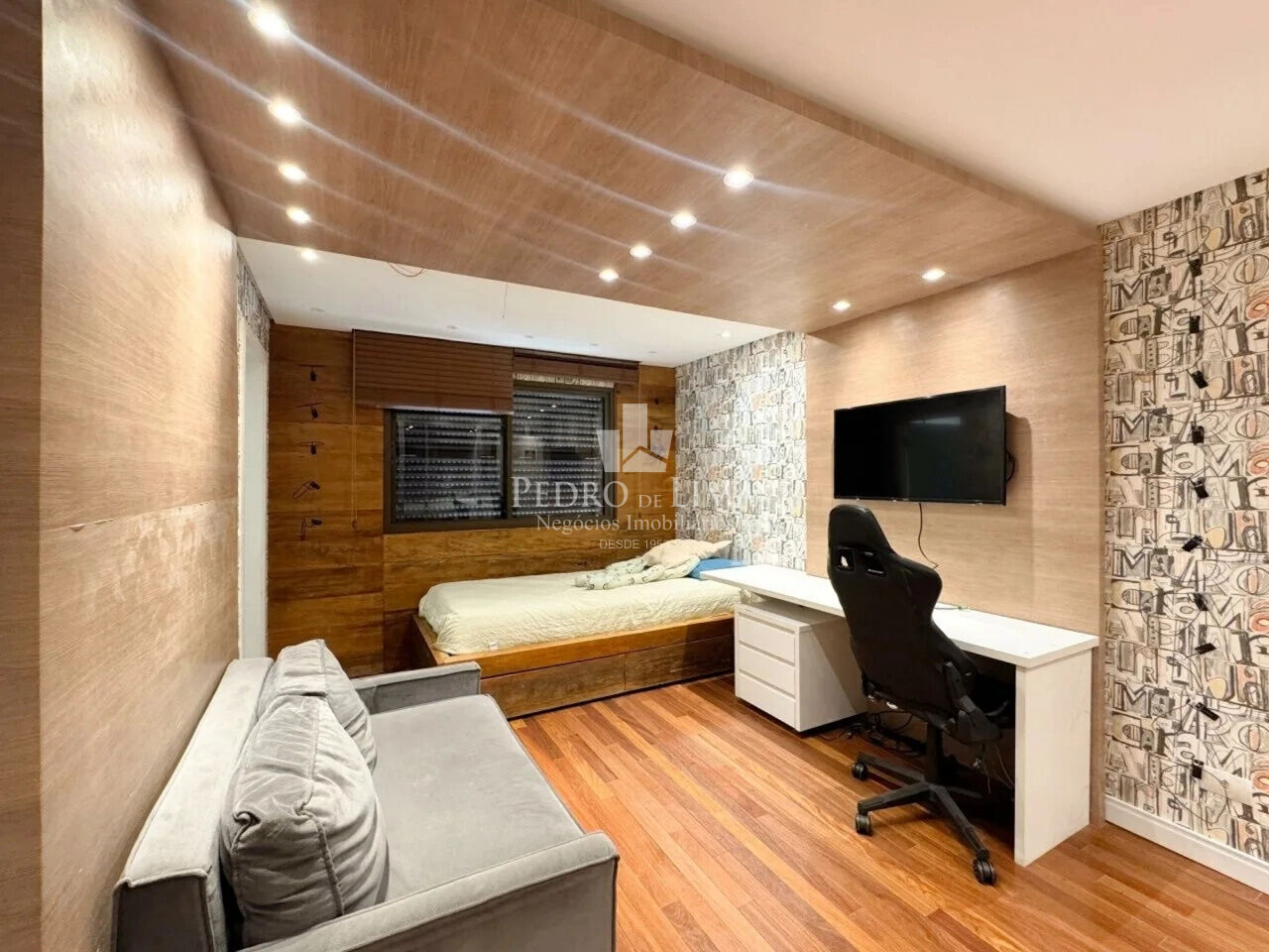 Apartamento Mobiliado Locação / Venda Tatuape 300 mts 4 quartos 3 suites 