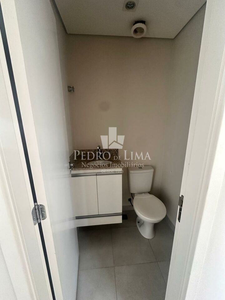 Apartamento 3 Dormitórios, 2 vagas em Alpha Ville
