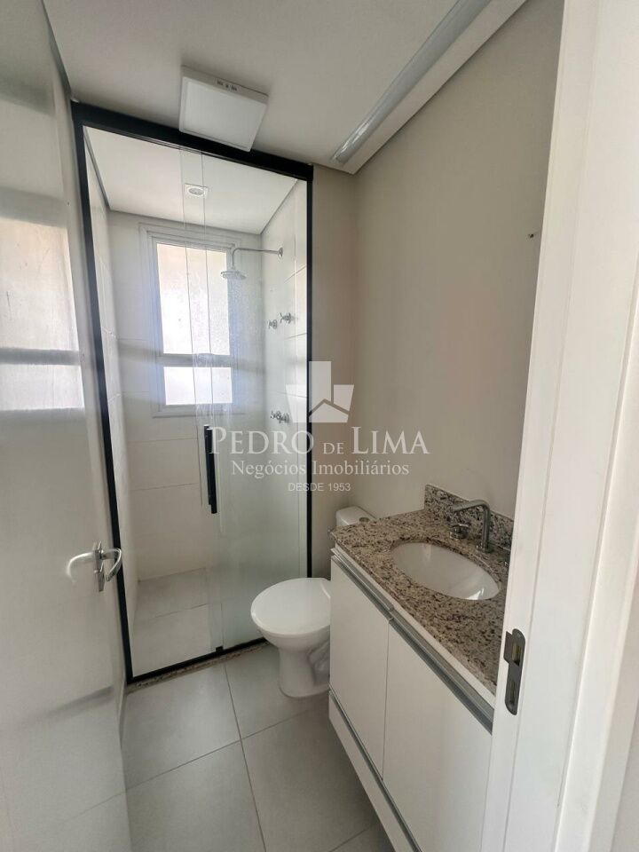 Apartamento 3 Dormitórios, 2 vagas em Alpha Ville