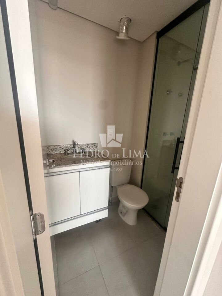 Apartamento 3 Dormitórios, 2 vagas em Alpha Ville