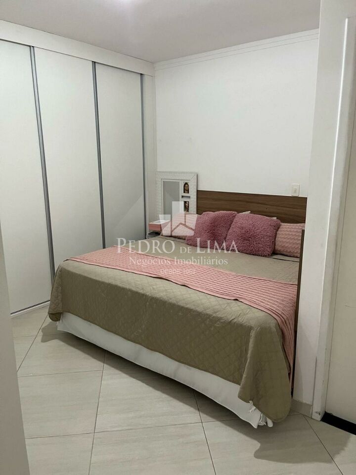 Sobrado em Condominio Fechado - 3 Quartos - 2 Vagas