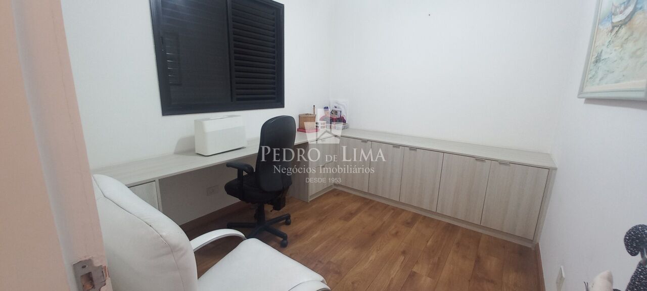 Apartamento 3 quartos, 1 suíte, 2 vagas - Condomínio Edifício Del Belvedere - Água rasa