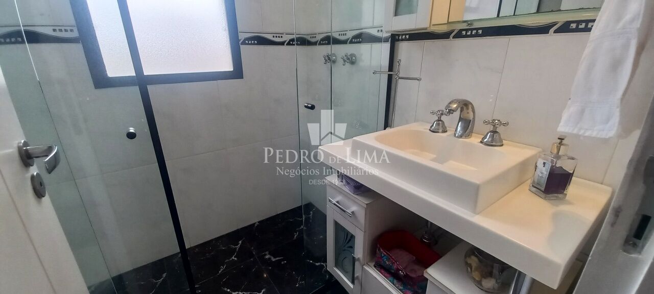 Apartamento 3 quartos, 1 suíte, 2 vagas - Condomínio Edifício Del Belvedere - Água rasa