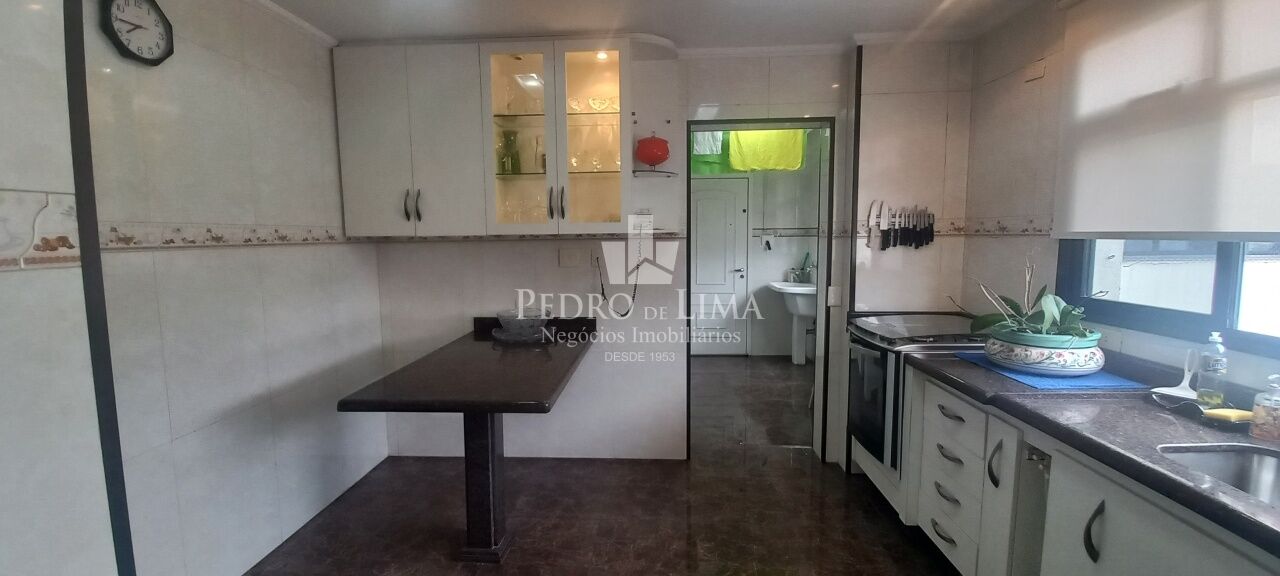 Apartamento 3 quartos, 1 suíte, 2 vagas - Condomínio Edifício Del Belvedere - Água rasa