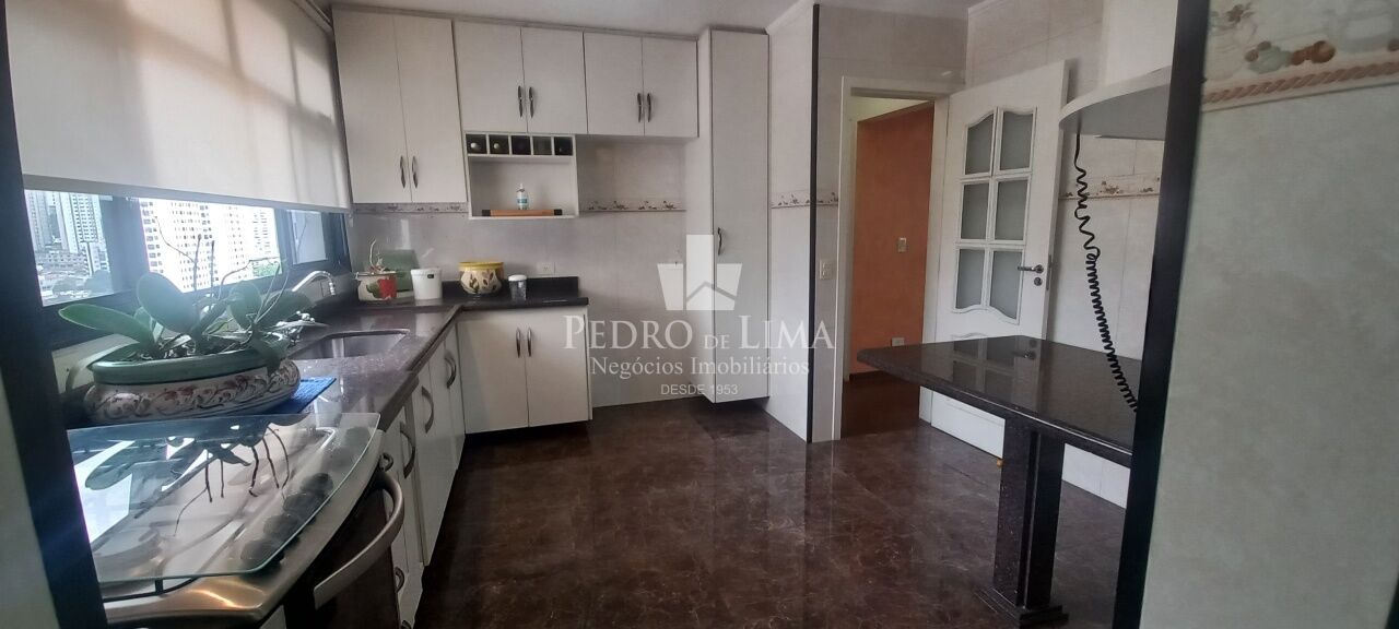 Apartamento 3 quartos, 1 suíte, 2 vagas - Condomínio Edifício Del Belvedere - Água rasa