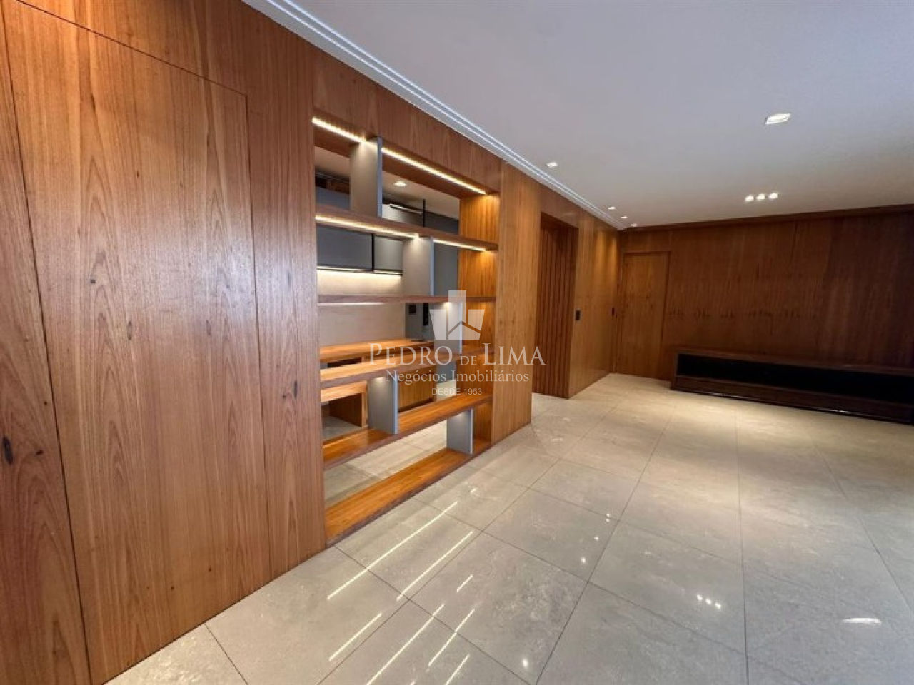 Apartamento com 3 dormitórios para alugar, 3 vagas, 230 m²  no Tatuapé