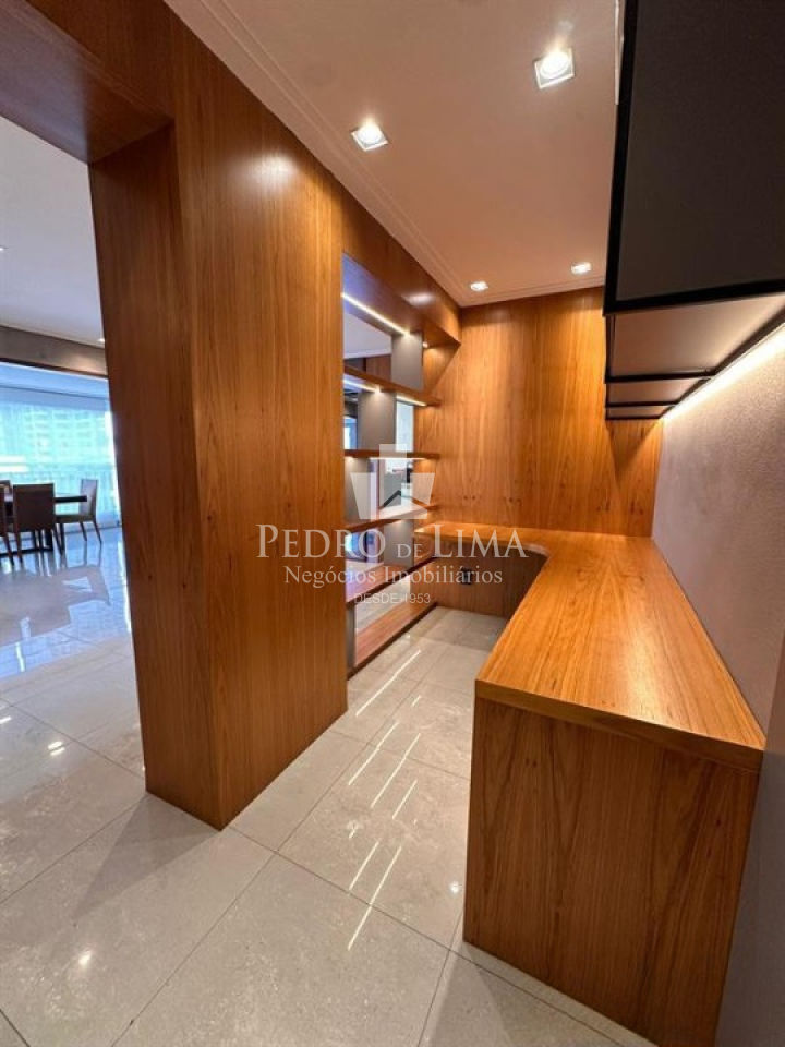 Apartamento com 3 dormitórios para alugar, 3 vagas, 230 m²  no Tatuapé