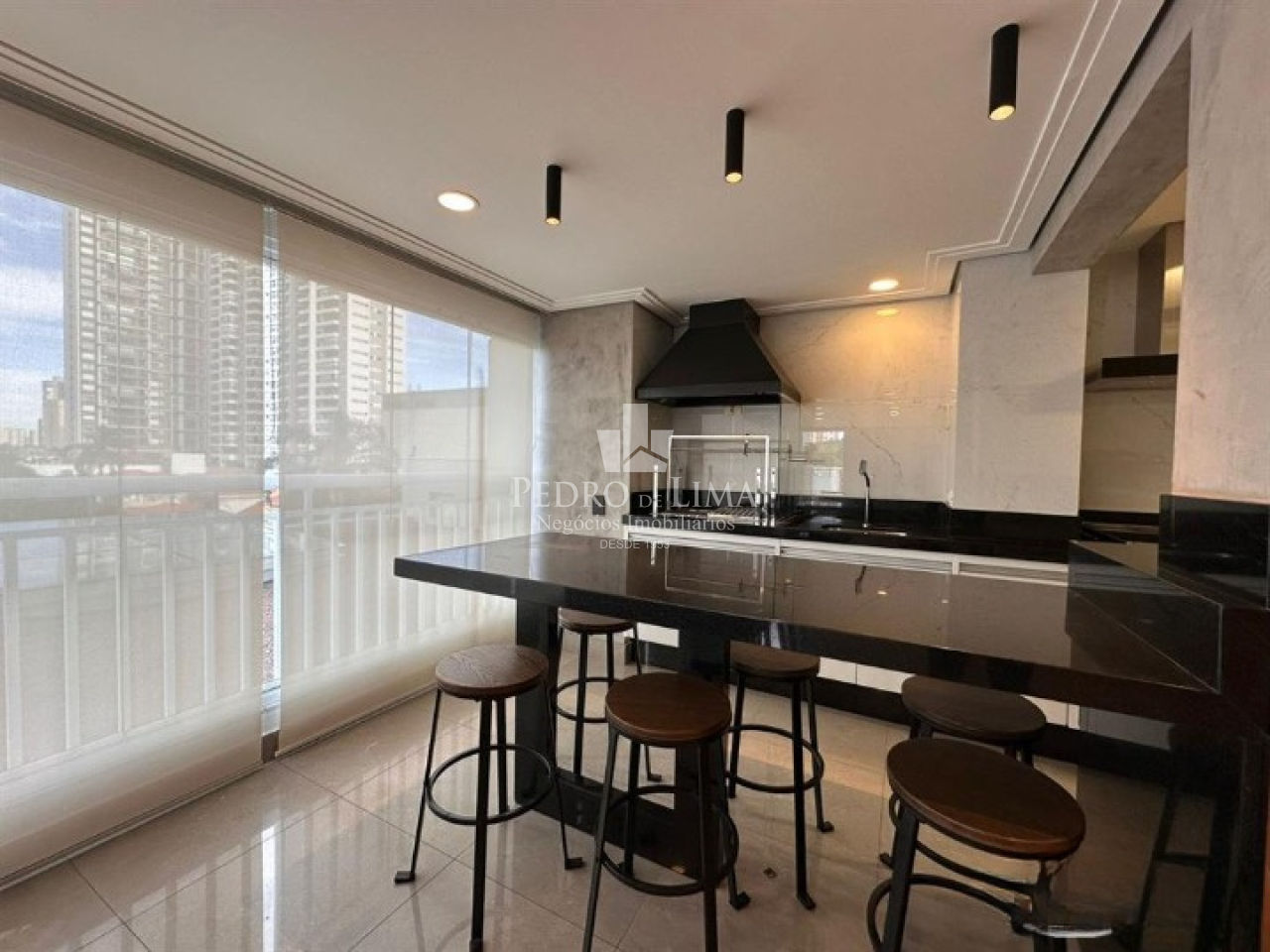 imagem do imovel Apartamento com 3 dormitórios para alugar, 3 vagas, 230 m²  no Tatuapé ref: TP29910