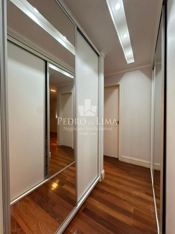 Apartamento com 3 dormitórios para alugar, 3 vagas, 230 m²  no Tatuapé