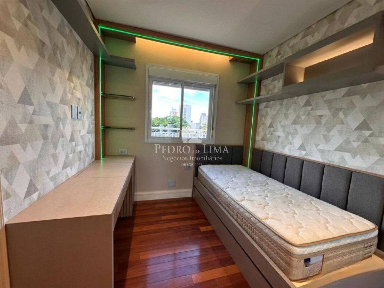 Apartamento com 3 dormitórios para alugar, 3 vagas, 230 m²  no Tatuapé
