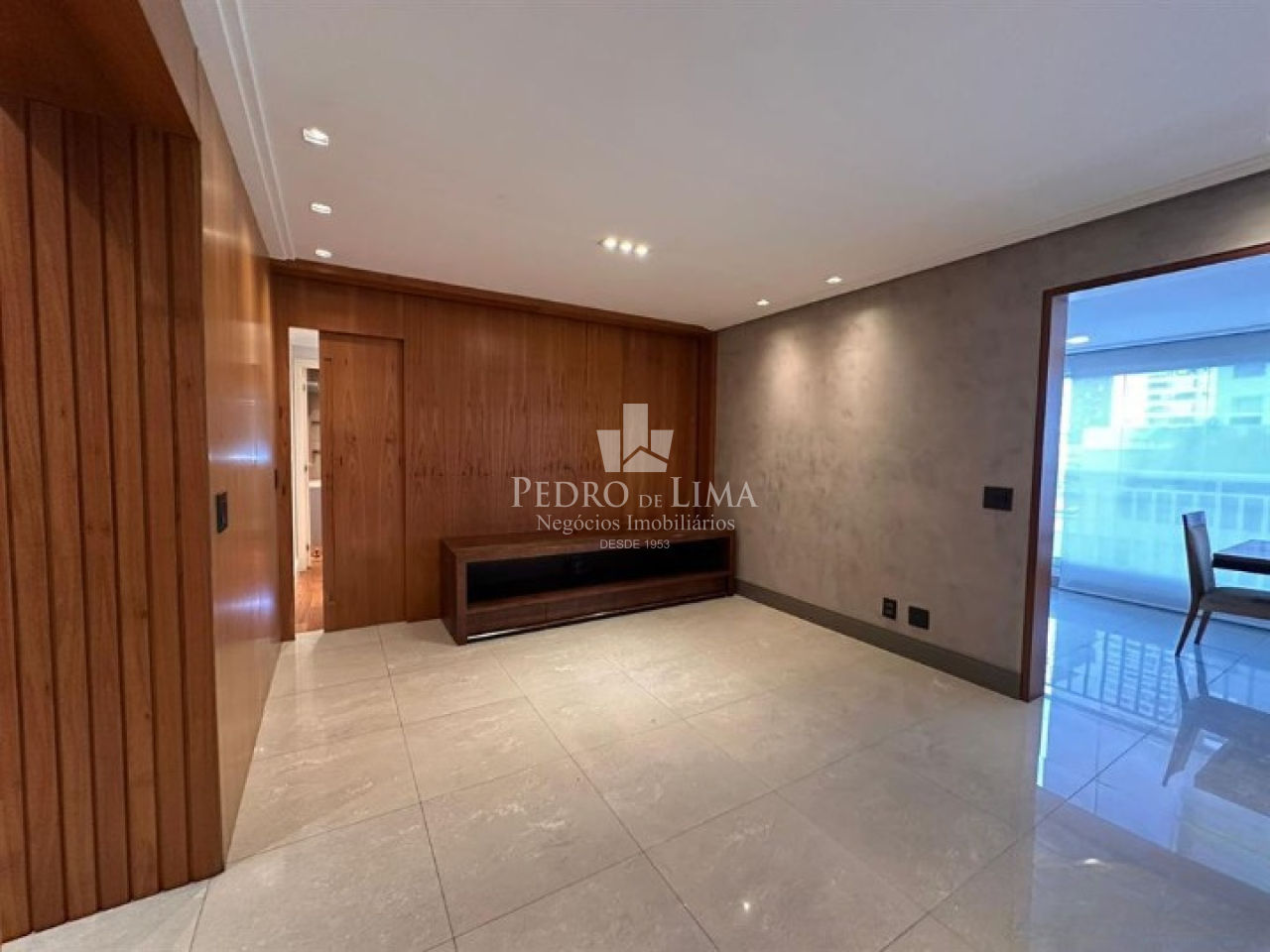 imagem do imovel Apartamento com 3 dormitórios para alugar, 3 vagas, 230 m²  no Tatuapé ref: TP29910