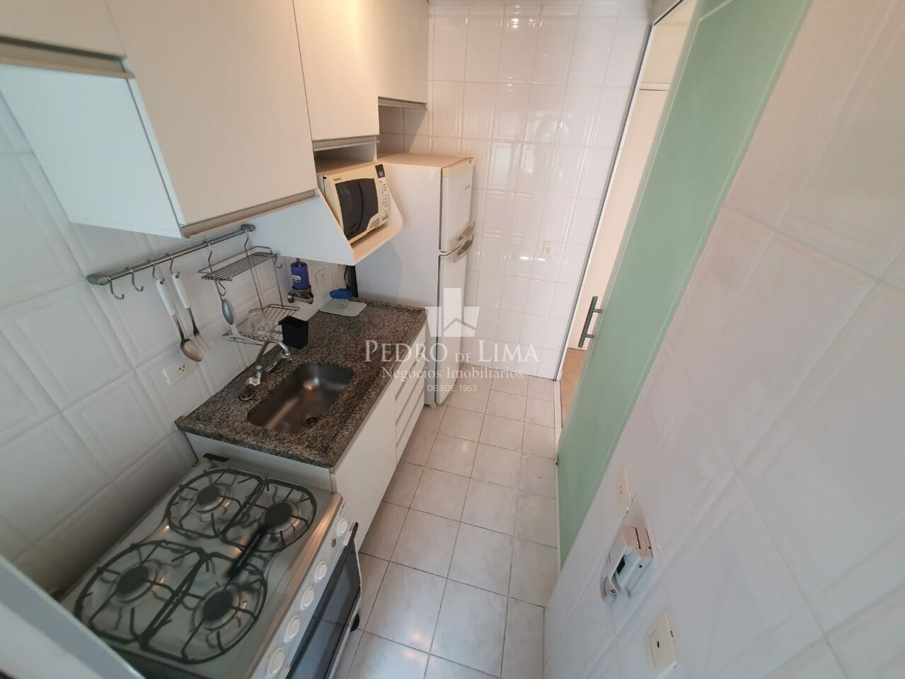 Apartamento no Tatuapé a poucas quadras do Metrô Carrão, 35m2, com 1 dormitório e 1 vaga de garagem.