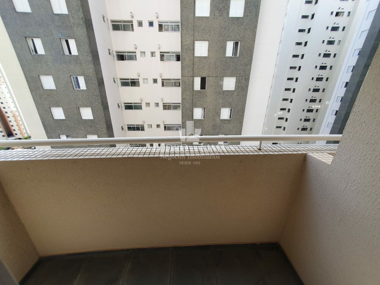 Apartamento no Tatuapé a poucas quadras do Metrô Carrão, 35m2, com 1 dormitório e 1 vaga de garagem.