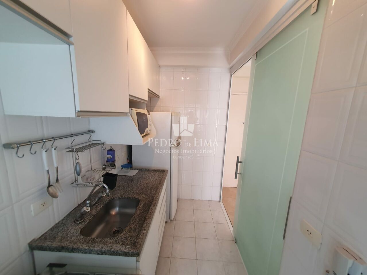 Apartamento no Tatuapé a poucas quadras do Metrô Carrão, 35m2, com 1 dormitório e 1 vaga de garagem.