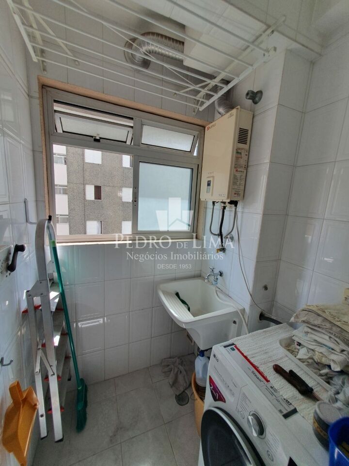 Apartamento no Tatuapé a poucas quadras do Metrô Carrão, 35m2, com 1 dormitório e 1 vaga de garagem.