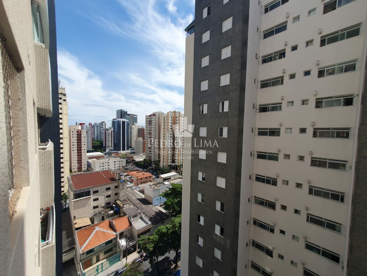Apartamento no Tatuapé a poucas quadras do Metrô Carrão, 35m2, com 1 dormitório e 1 vaga de garagem.