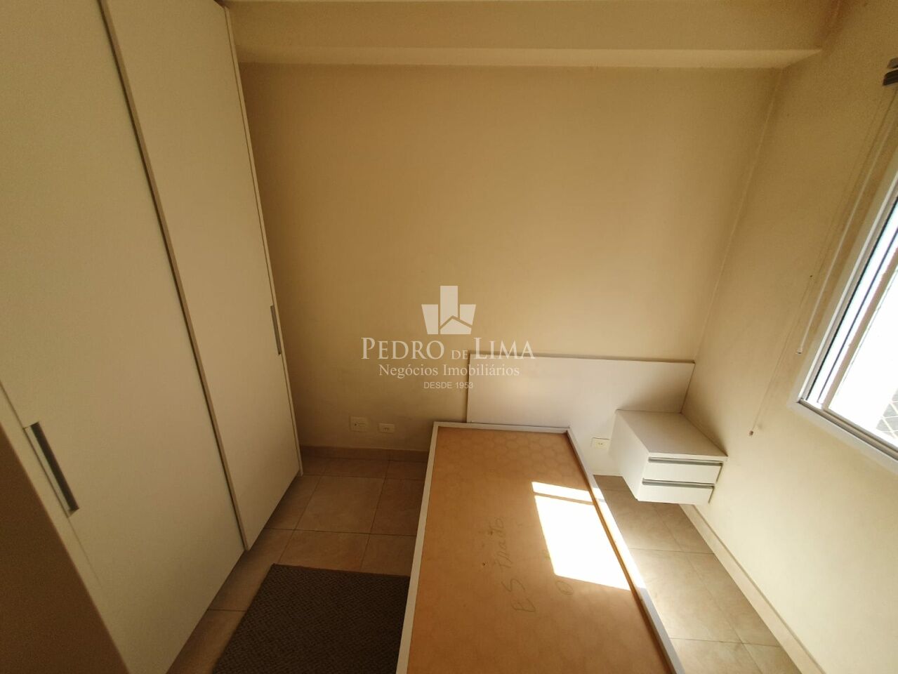 Apartamento no Tatuapé a poucas quadras do Metrô Carrão, 35m2, com 1 dormitório e 1 vaga de garagem.