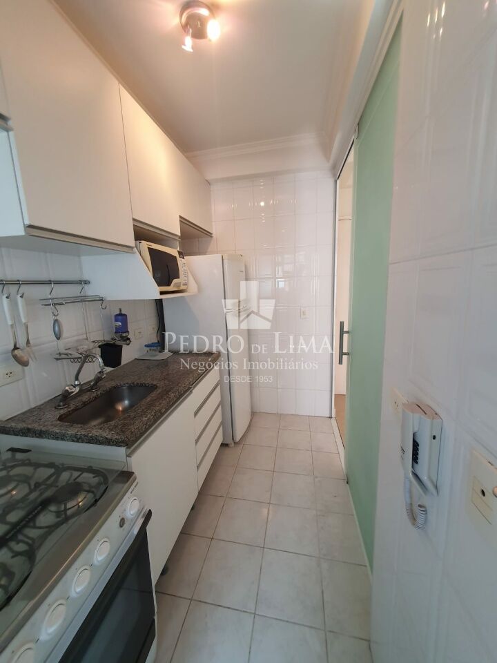 Apartamento no Tatuapé a poucas quadras do Metrô Carrão, 35m2, com 1 dormitório e 1 vaga de garagem.
