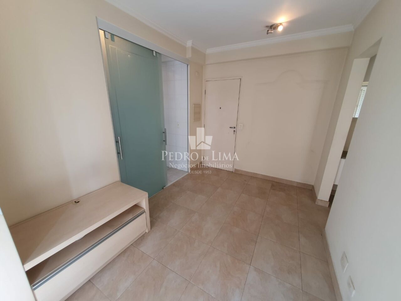Apartamento no Tatuapé a poucas quadras do Metrô Carrão, 35m2, com 1 dormitório e 1 vaga de garagem.