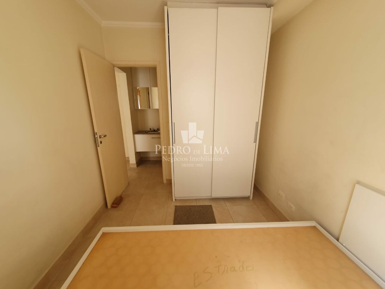 Apartamento no Tatuapé a poucas quadras do Metrô Carrão, 35m2, com 1 dormitório e 1 vaga de garagem.